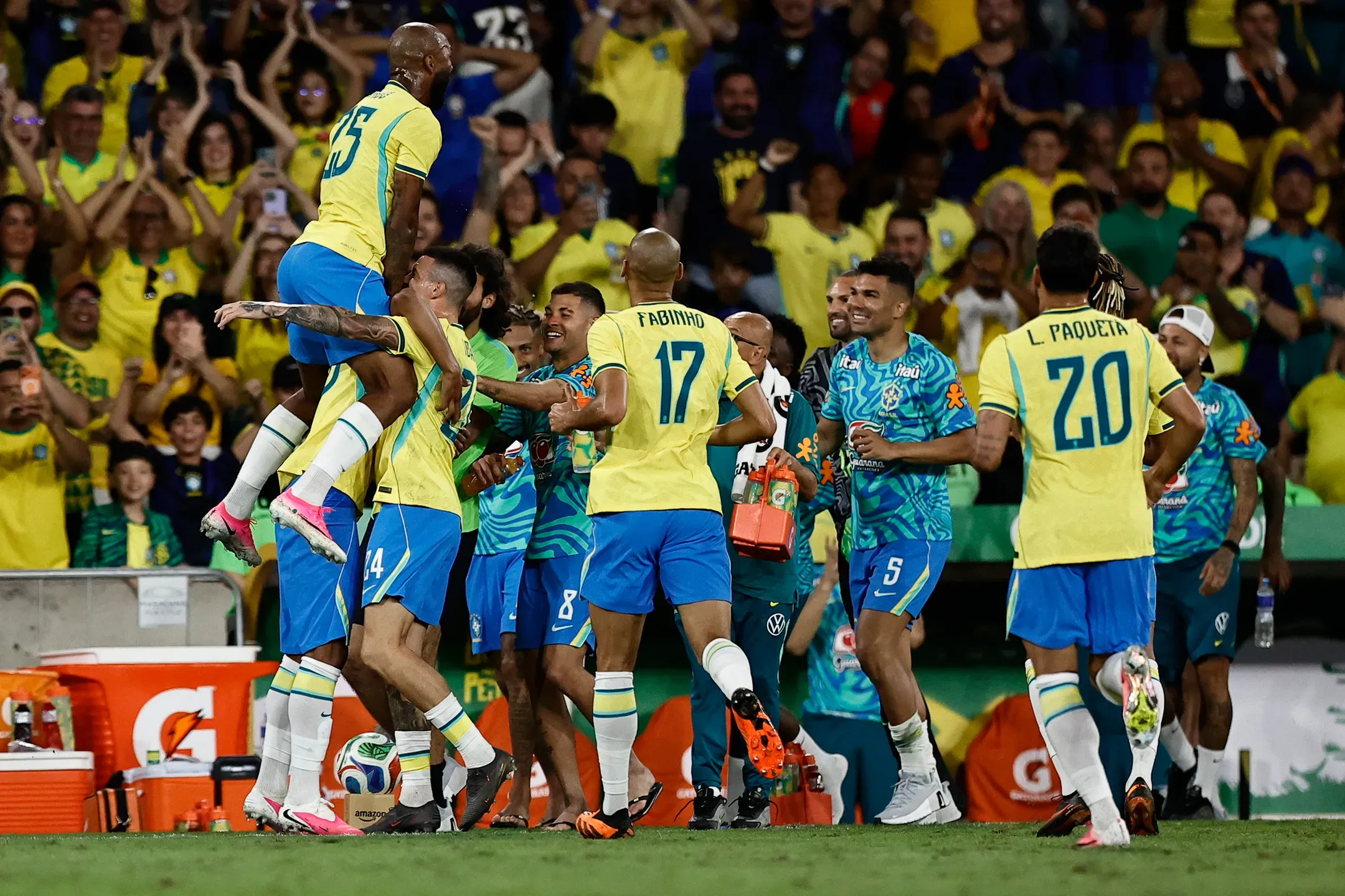 Brasil goleia antes de viajar para os Estados Unidos