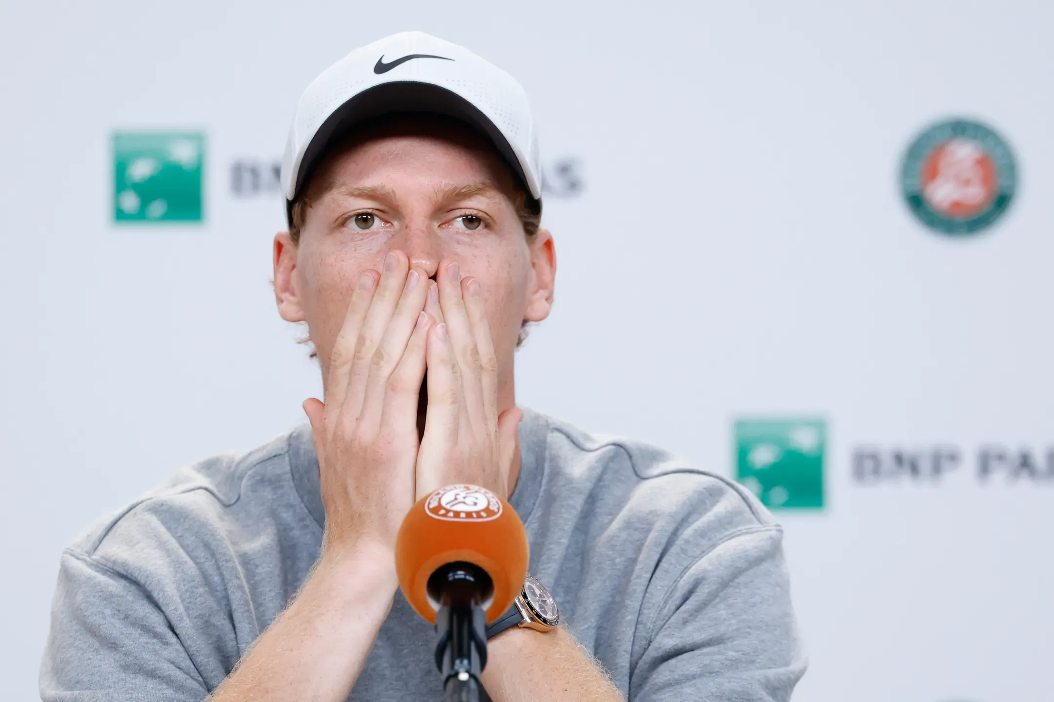 Sinner eliminado em Roland Garros