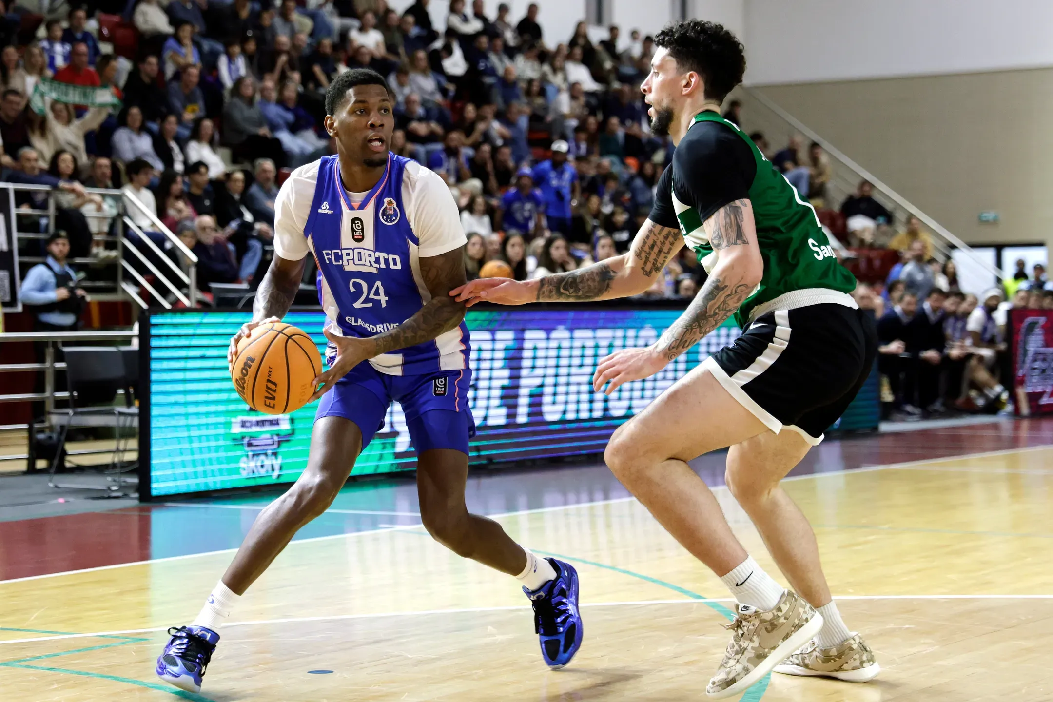 FC Porto a um passo da final da liga 