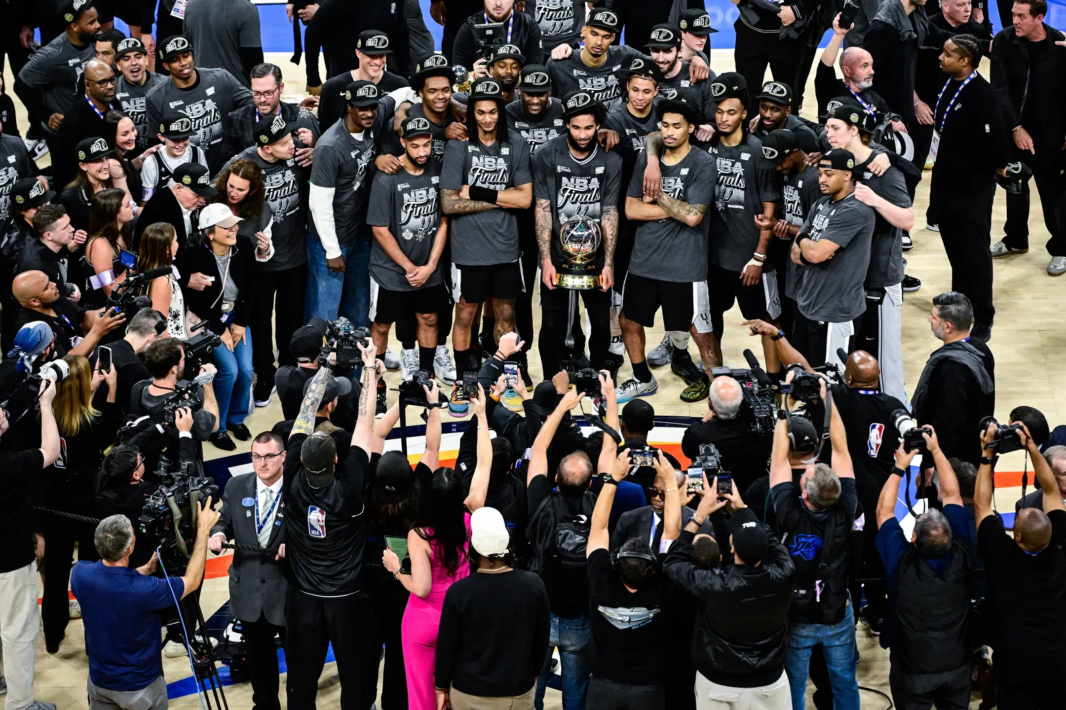Spurs acompanham Knicks nas finais da NBA