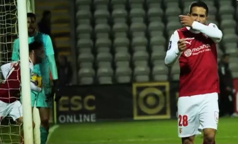 João Moutinho até aos 40 no SC Braga