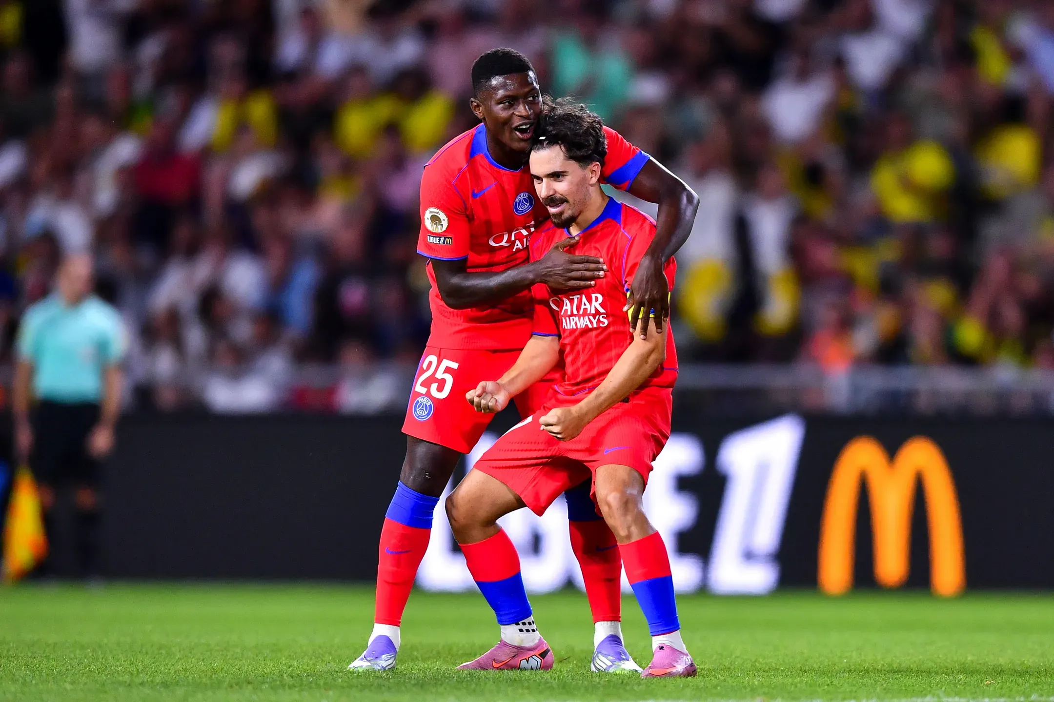 Portugueses do PSG orgulhosos pelo bicampeonato europeu