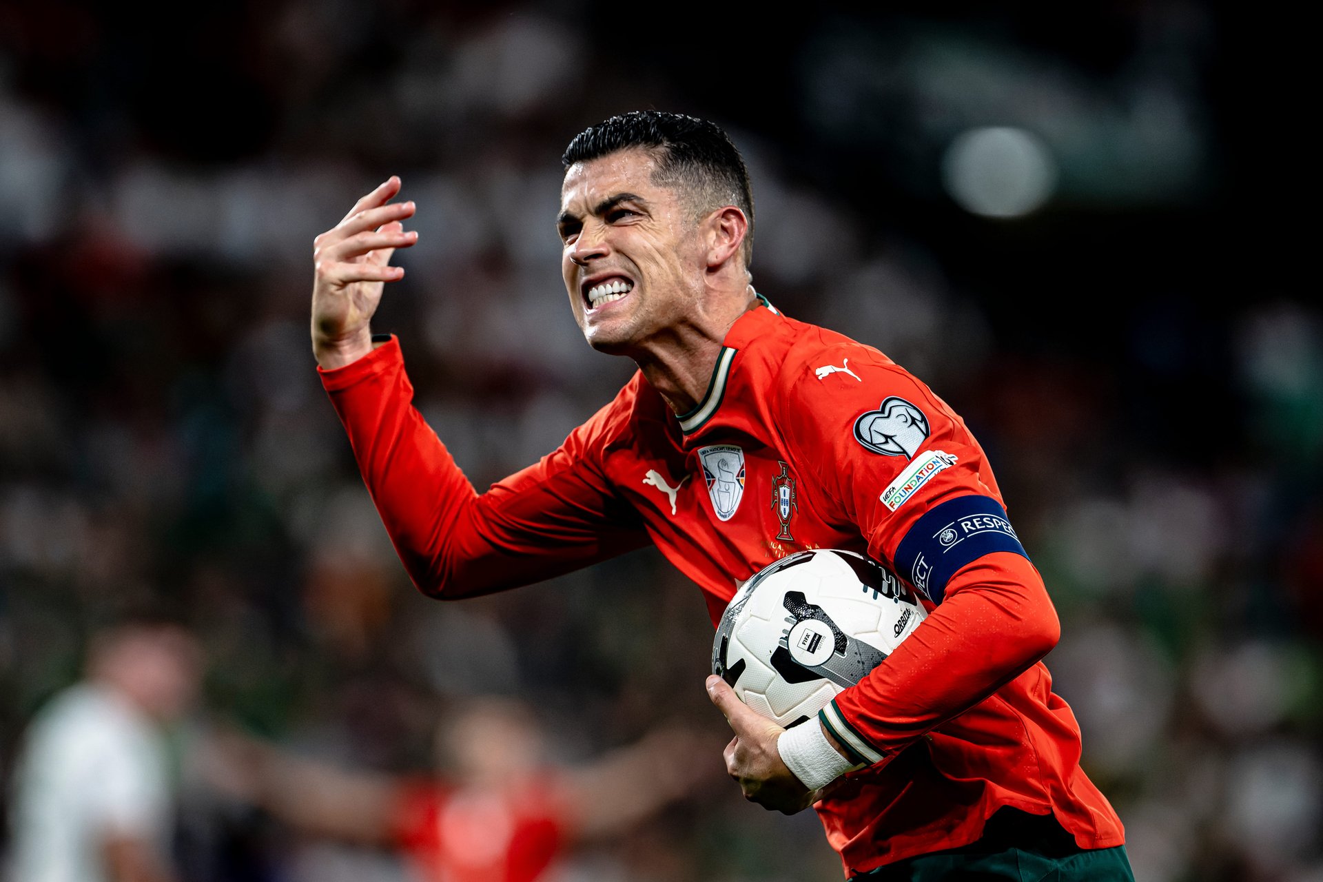 Fernando Santos pede respeito por Ronaldo